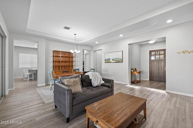 Building Photo - 20194 E Raven Dr