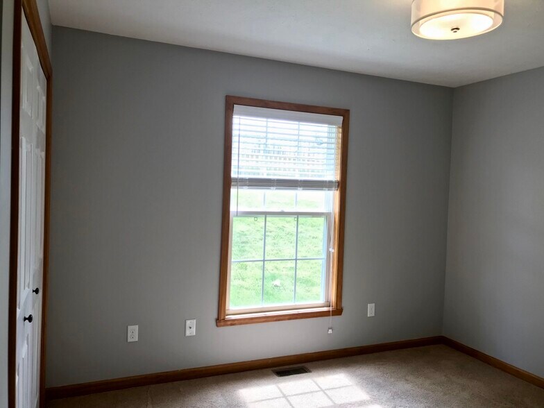 Building Photo - 1209 W. Aspen Ct.