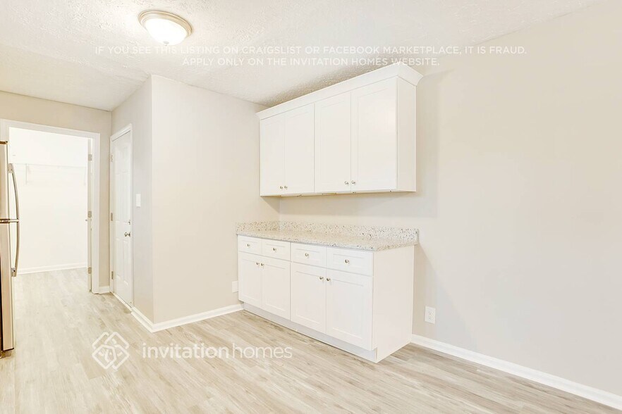 Building Photo - 2679 Carriage Ln