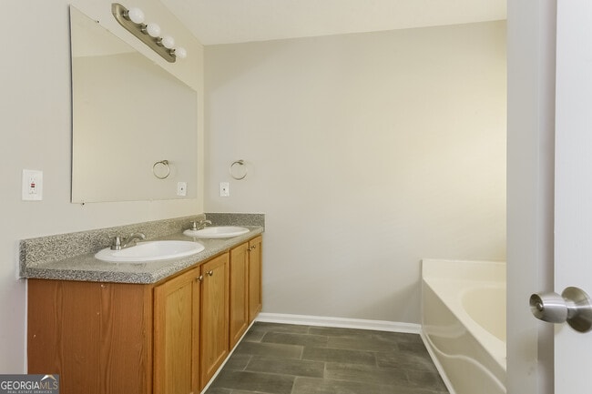 Building Photo - 405 Hawthorne Cir