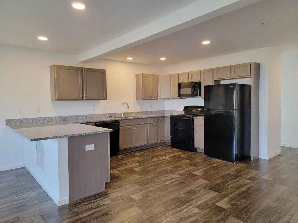 Building Photo - 126 Robert Cir