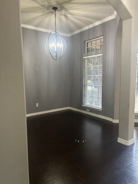 Building Photo - 3527 Pine Valley Dr