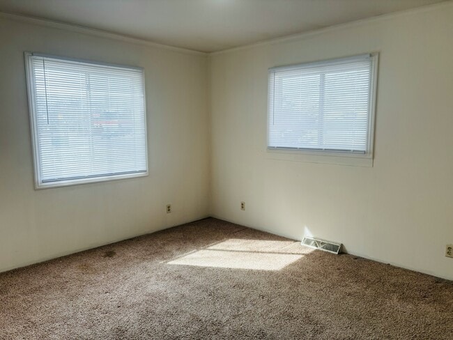 Building Photo - 509 136th Ave