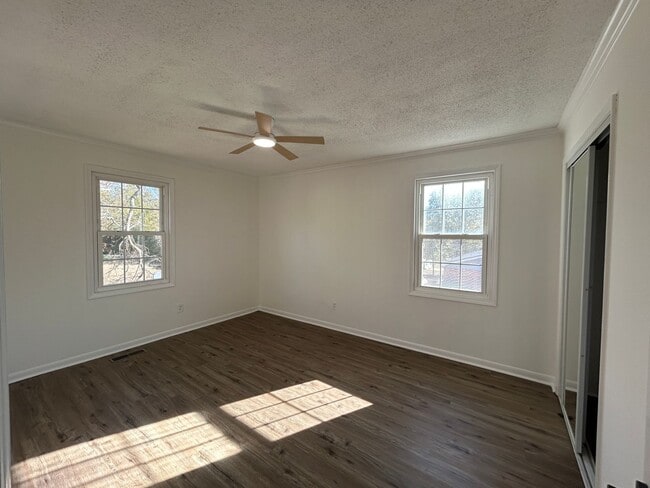 Building Photo - 59 Cricket Ln