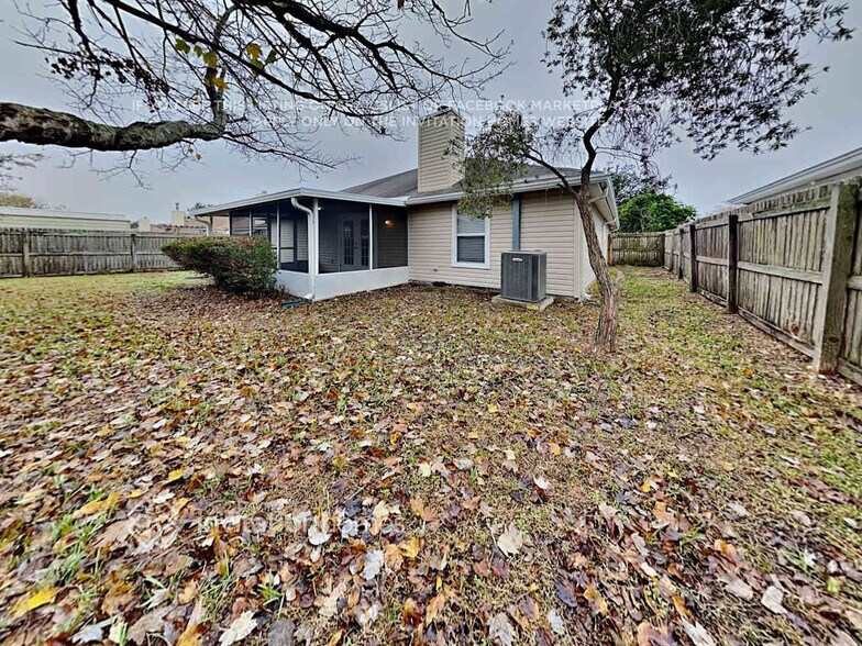 Building Photo - 3762 Woodbriar Dr