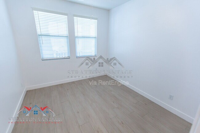 Building Photo - 15075 W McKinley St