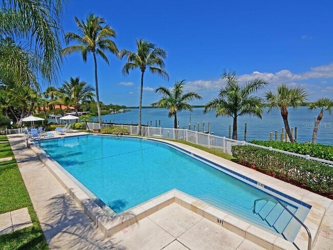 Building Photo - 615 Dream Island Pl