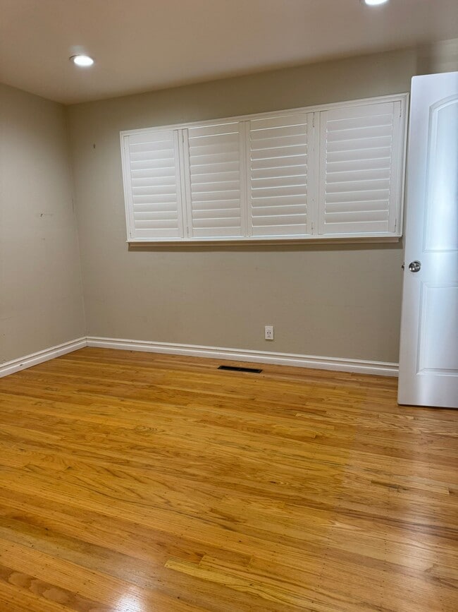 Building Photo - 38267 Farwell Dr