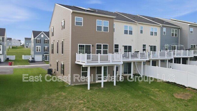 Building Photo - 105 Dripping Spring Dr