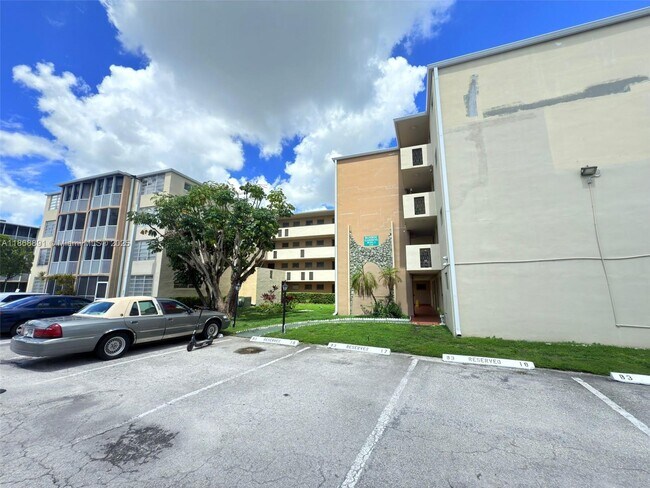 Building Photo - 1710 NE 191st St
