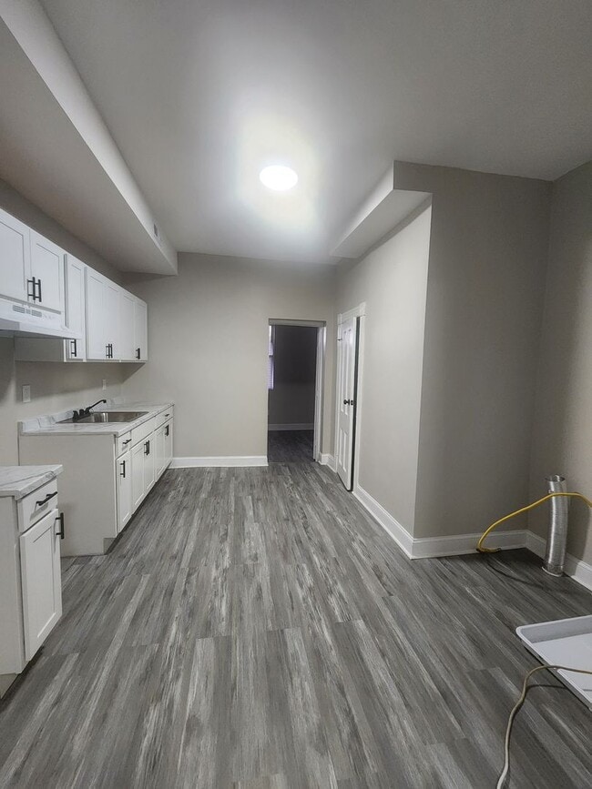Building Photo - Spacious 3 Bedroom Home In West Baltimore
