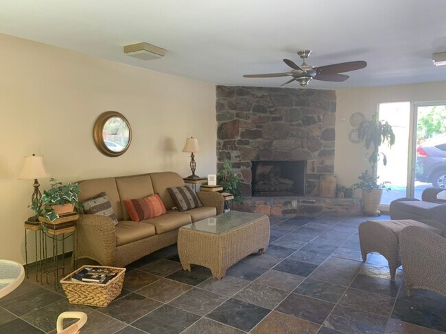 Building Photo - Two Bedroom Condo