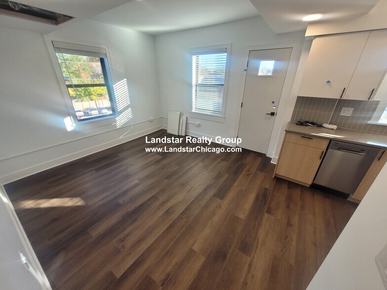 Building Photo - 1241 Chicago Ave