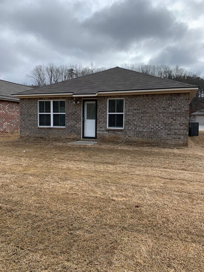 Building Photo - Now Pre-Leasing ? Spacious 4-Bedroom | 2-Bath Home in Cullman