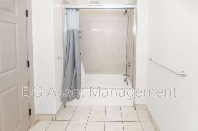 Building Photo - 1459 MacArthur Blvd