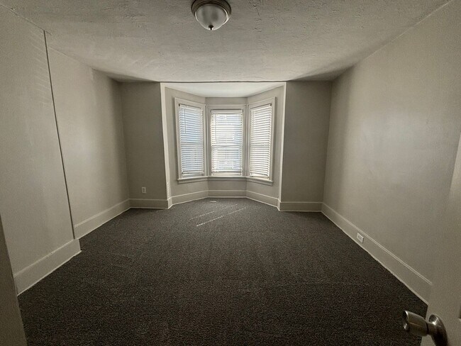 Building Photo - Remodeled Home in Dormont!