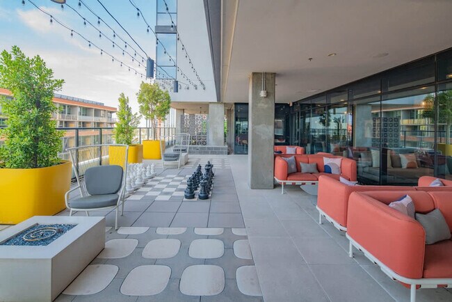 Building Photo - 700 N 4th St