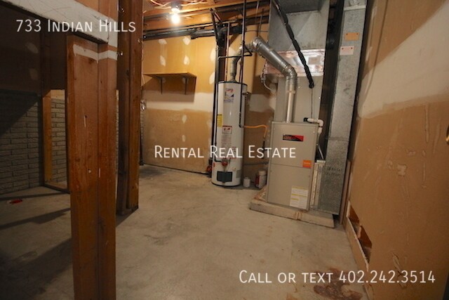 Building Photo - 733 Indian Hills Dr