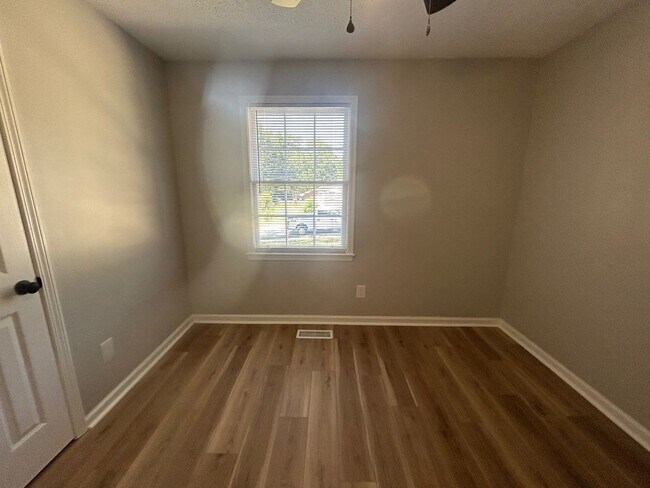 Building Photo - 3728 Baywater Dr