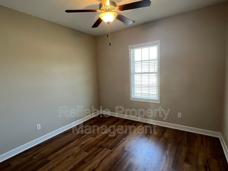 Building Photo - 802 Phillips Rd