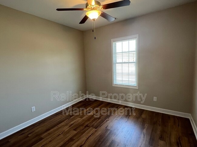 Building Photo - 802 Phillips Rd