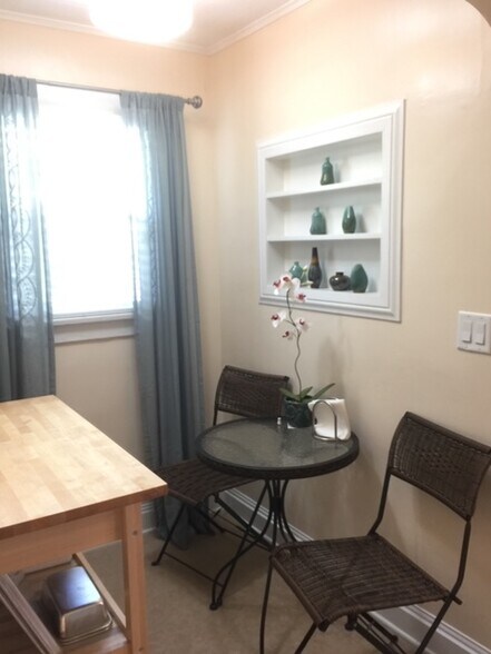 Breakfast area in Kitchen - 1968 El Molino Ave