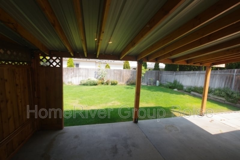 Building Photo - 2806 Mink Pl