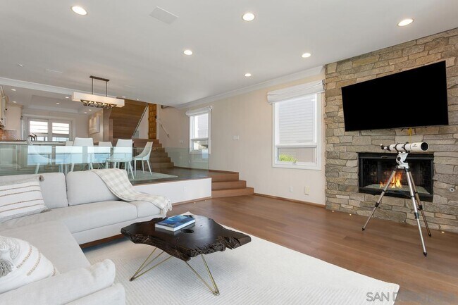 Building Photo - 270 Surfview Ct