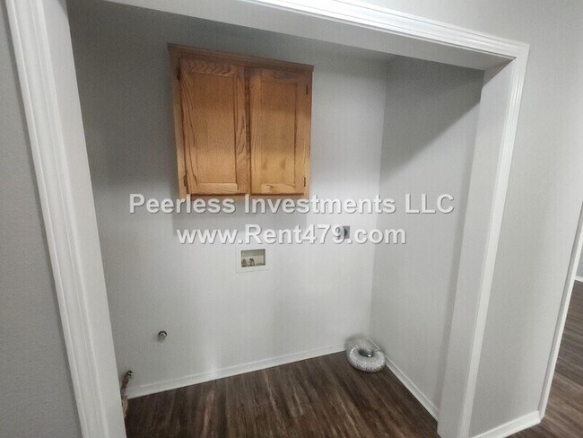 Building Photo - 511 4th Ave SW