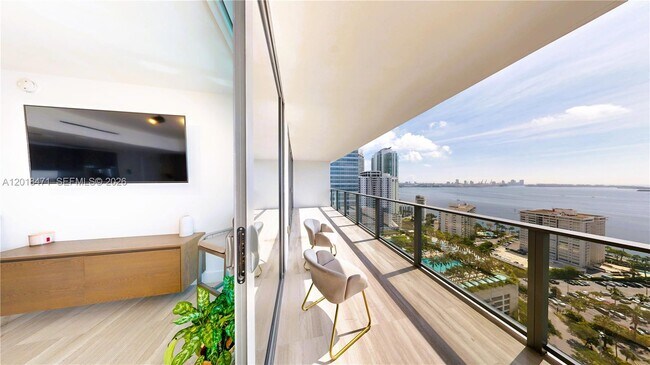 Building Photo - 1451 Brickell Ave