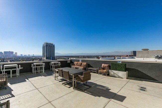 Building Photo - Modern High-Rise Living at Juhl with City Views