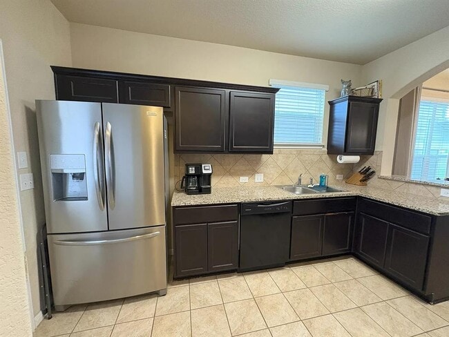 Building Photo - 116 Gates of the Arctic Ave