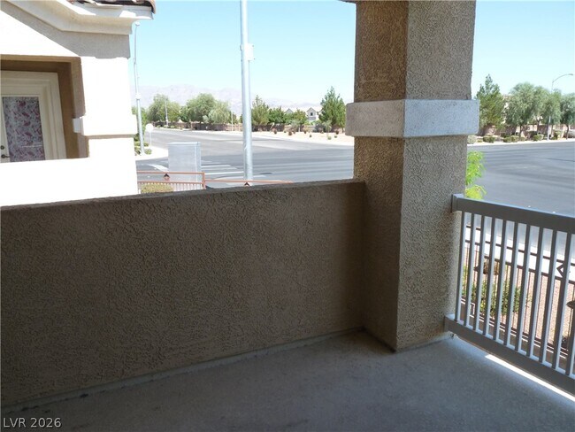 Building Photo - 5855 Valley Dr