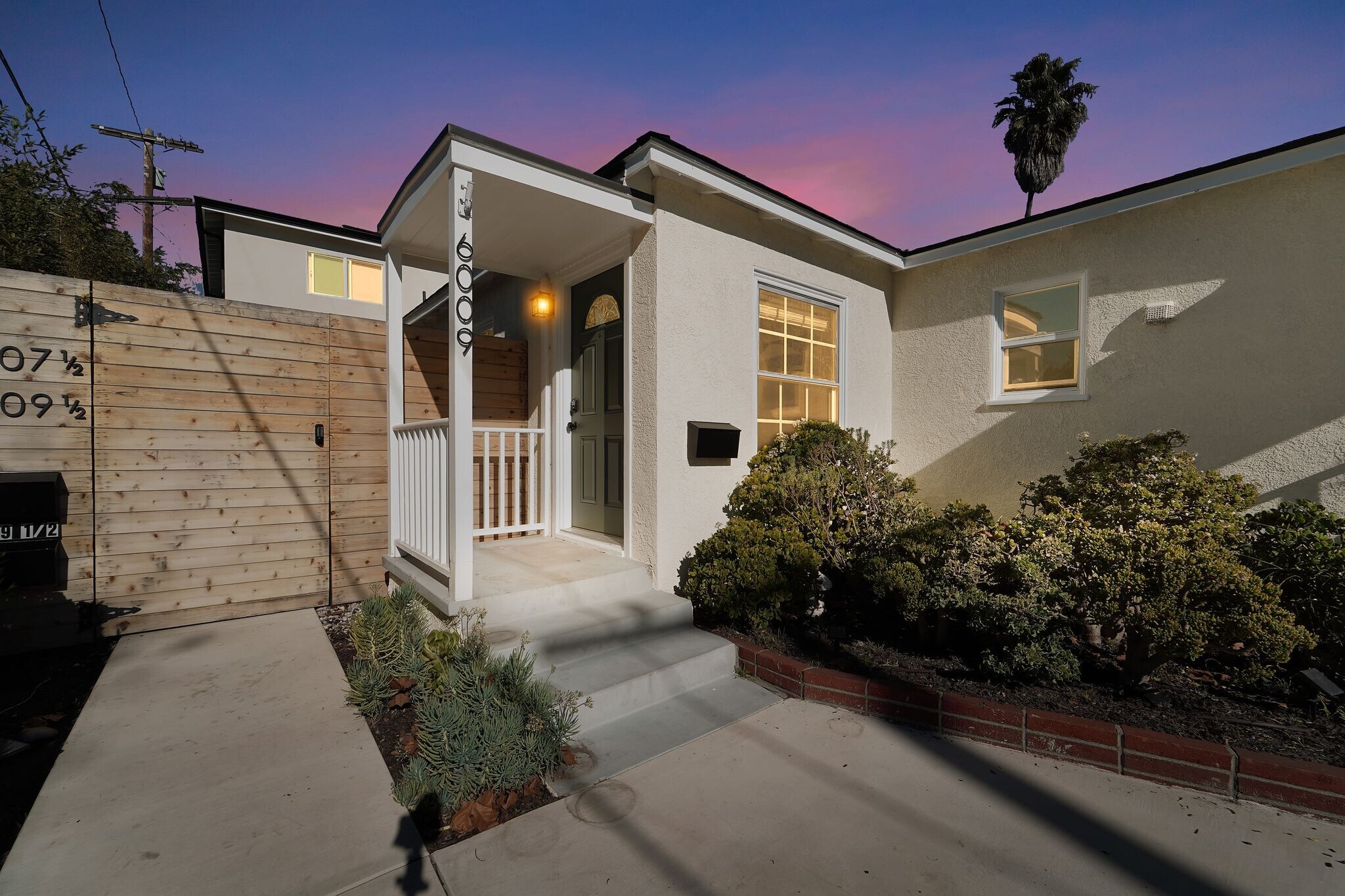 Building Photo - 6009 W 85th Pl