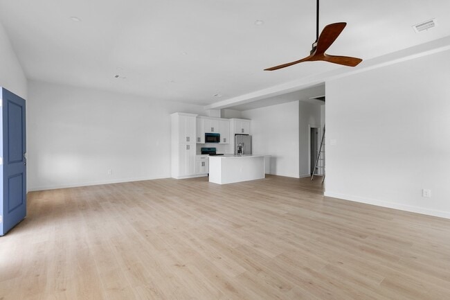 Building Photo - 1325 35th St