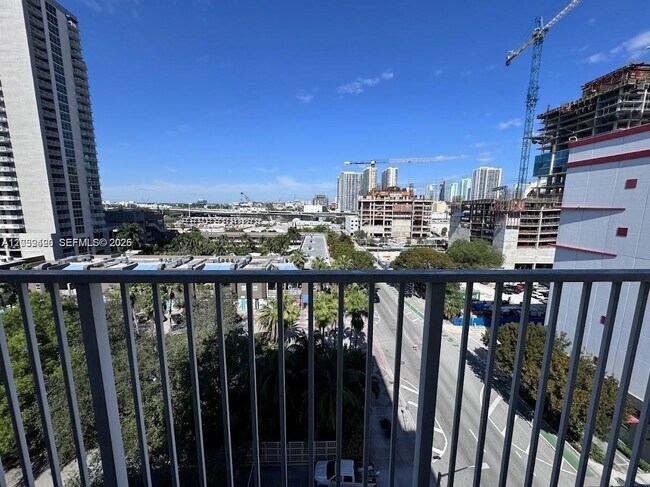 Building Photo - 800 N Miami Ave