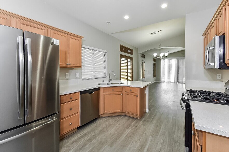 Building Photo - 7945 Quail Mountain Ln