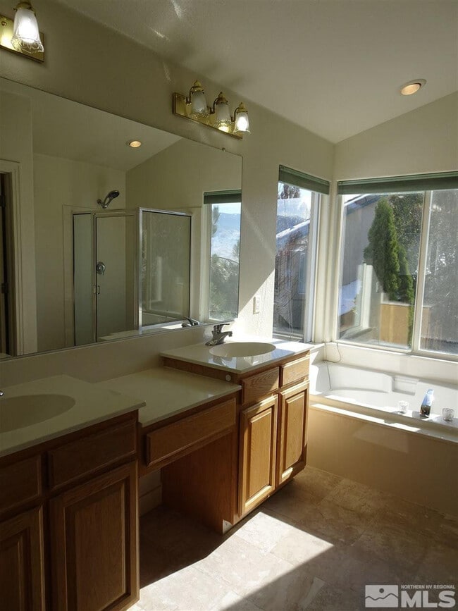 Building Photo - 7021 Heatherwood Dr