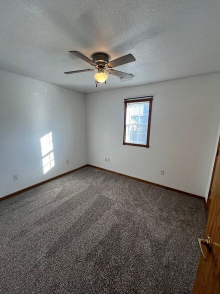 Building Photo - 109 W Pleasant St