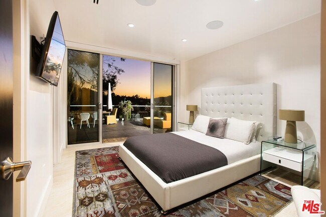 Building Photo - 2766 Ellison Dr