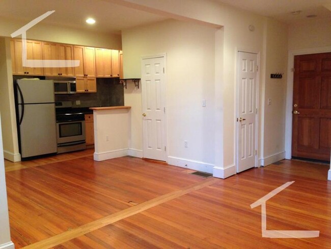 Building Photo - Nice 3 bed in Brookline