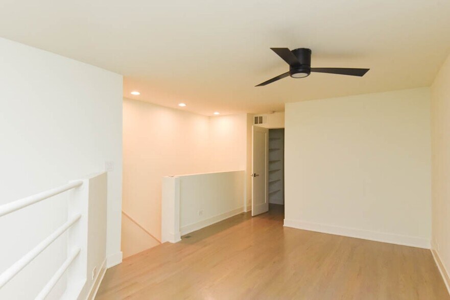 Building Photo - 842 W Grace St