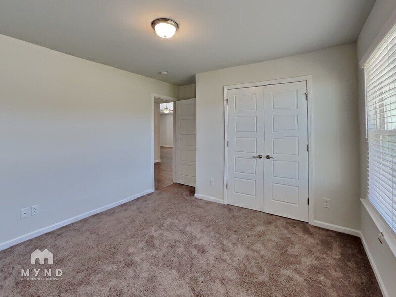 Building Photo - 120 Dasher Dr