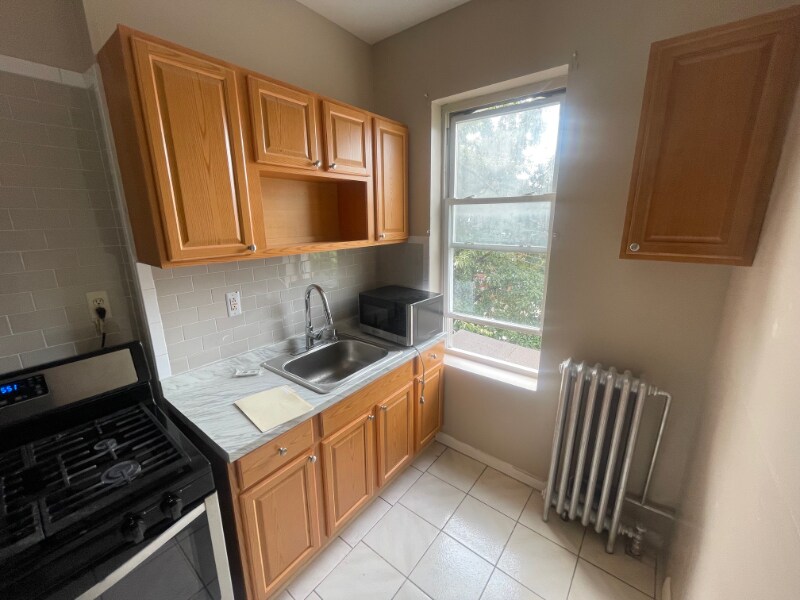 Building Photo - 636 Sheffield Ave