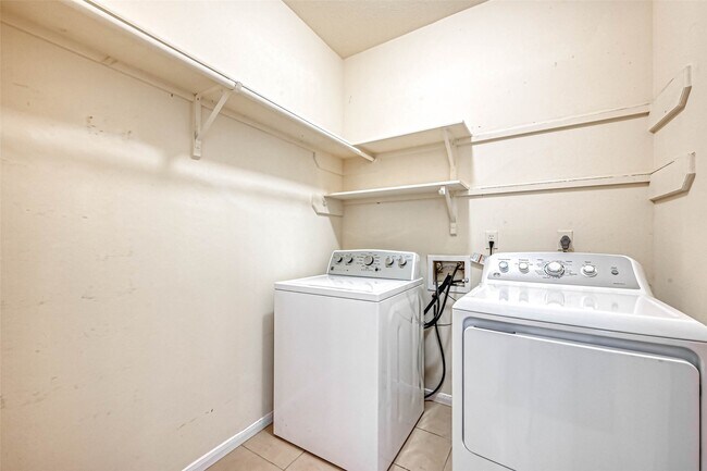 Building Photo - 17935 Western Pass Ln
