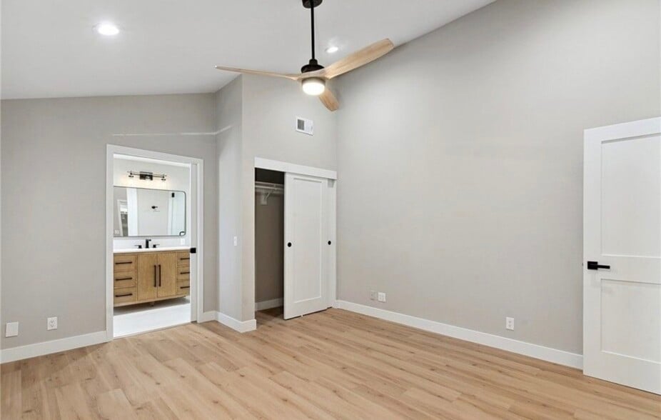 Building Photo - 17552 Wayne Ave