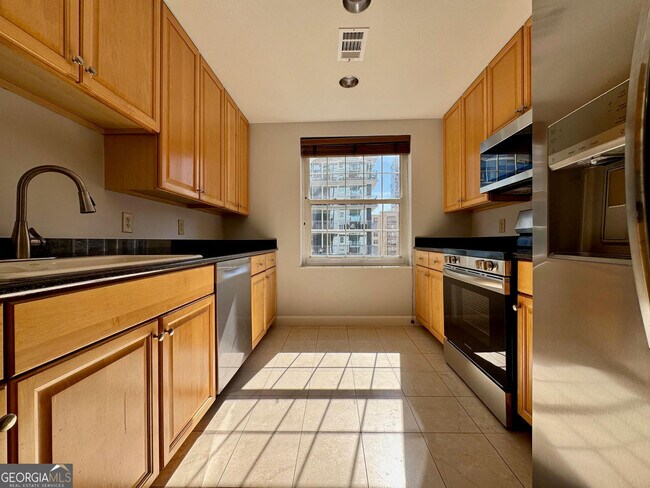 Building Photo - 195 14th St NE