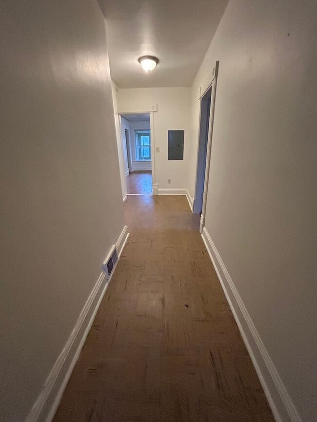 Building Photo - Market Street