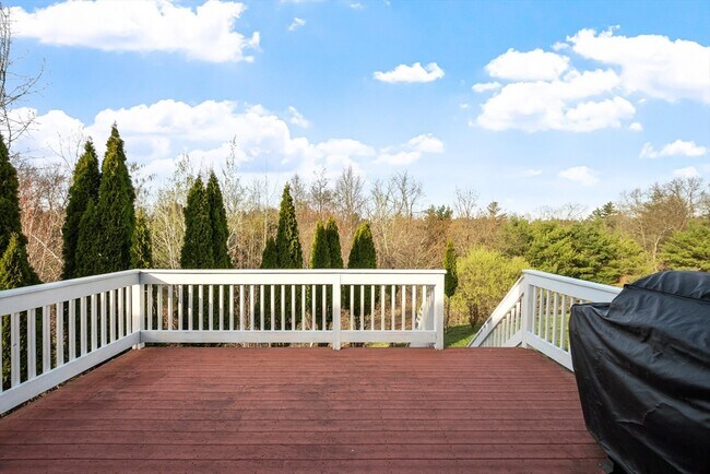 Building Photo - 16 Windsor Rd