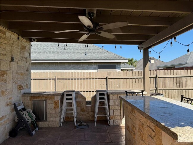 Building Photo - 35 Wisteria Dr